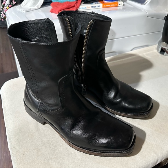 Frye Other - Frye Leather zip up boots